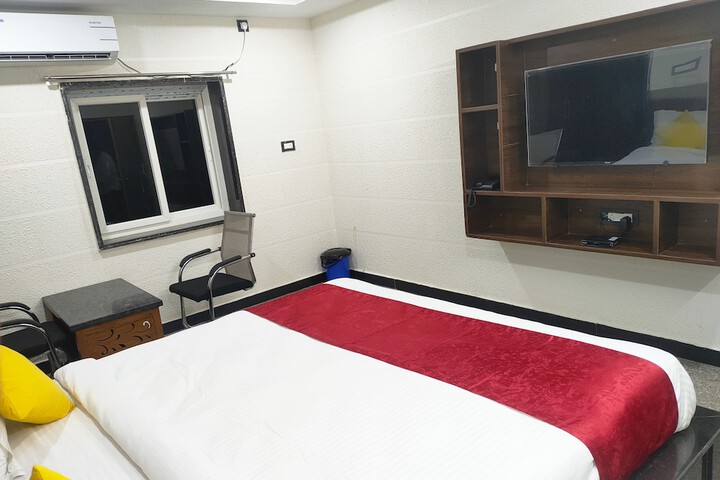 Room 7 of 14