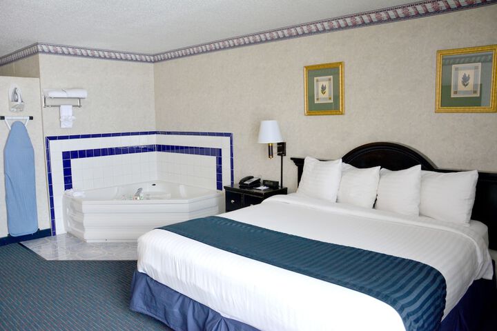 1 King Bed (13 of 21)