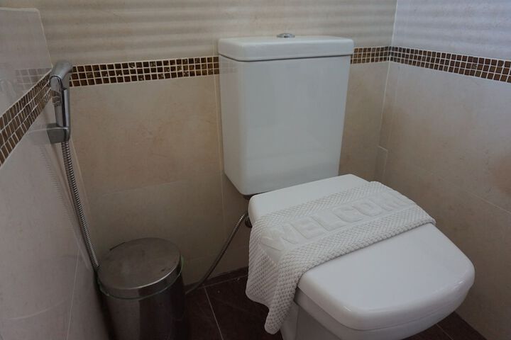 Room 18 of 28