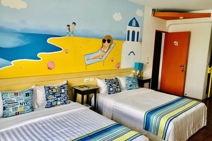Room 13 of 65
