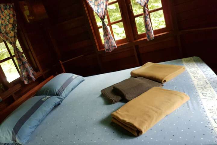 Room 10 of 34