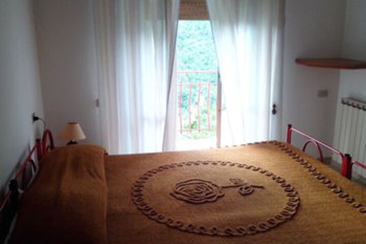 Room 11 of 24