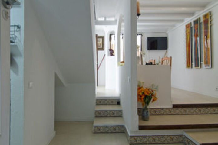 Room 33 of 47