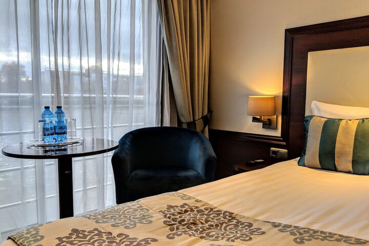 Room 16 of 54