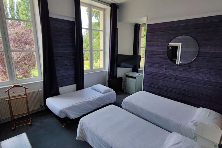 Room 27 of 79