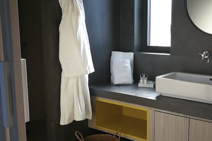 Room 9 of 75