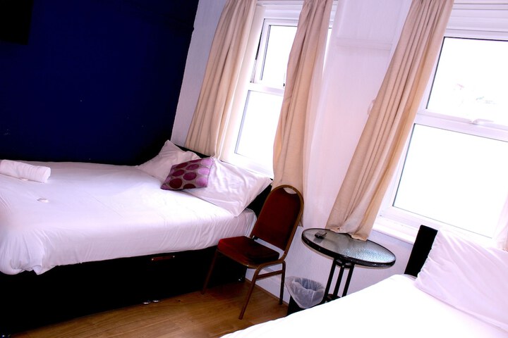 Room 70 of 106