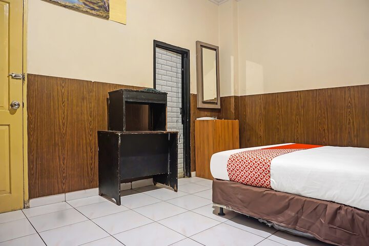 Room 12 of 24