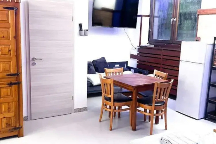 Room 4 of 14