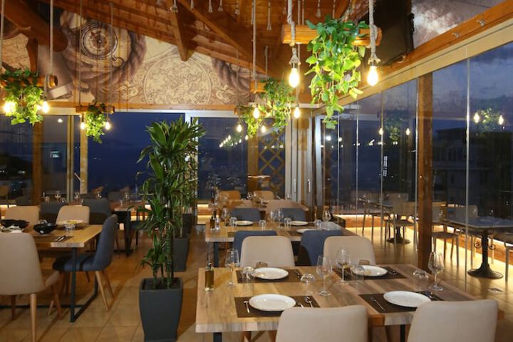 Dining 168 of 218