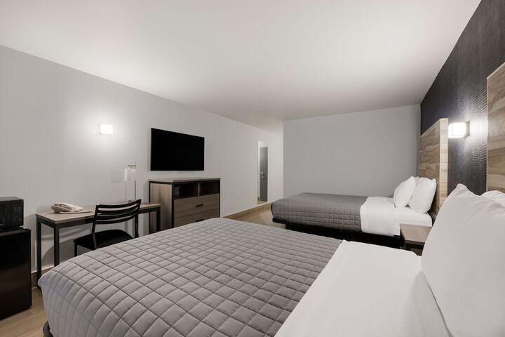 Deluxe 2 Double Beds (17 of 17)