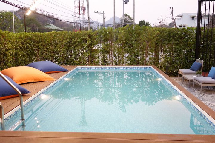Pools & Facilities
