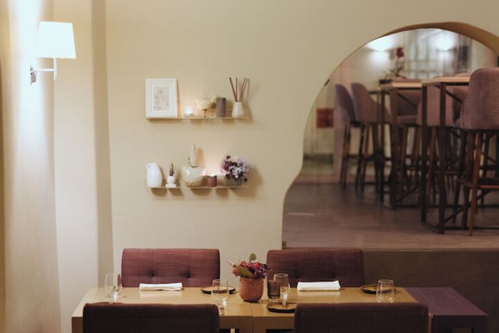 Dining 33 of 40