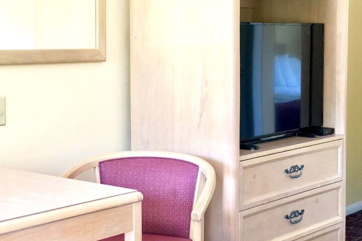 Room 8 of 61