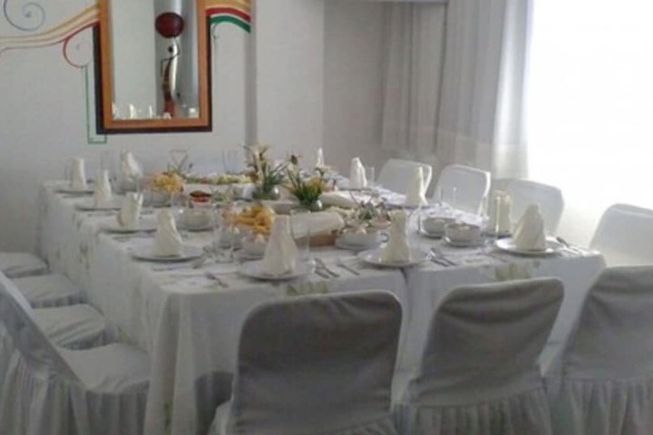 Banquet hall