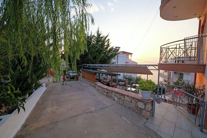 Terrace/Patio 37 of 66