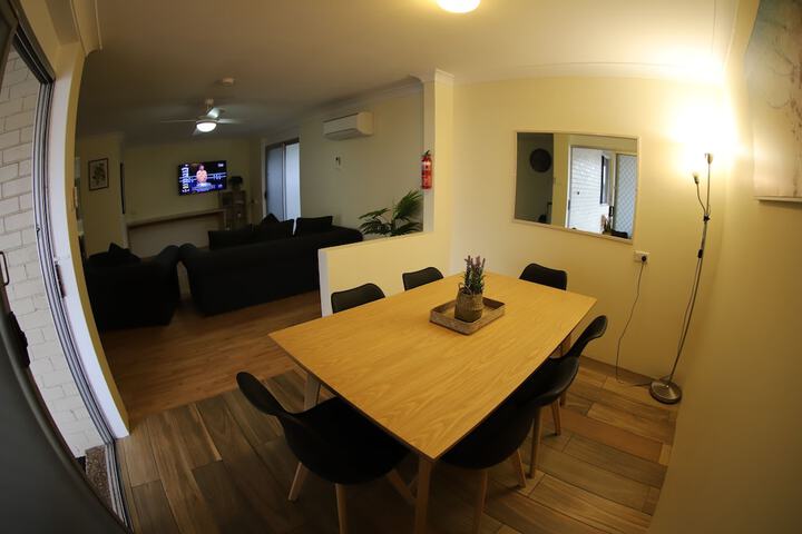 Room 20 of 199
