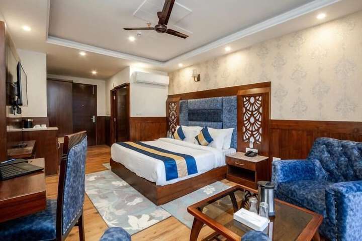 Room 12 of 23