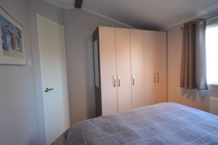 Room 4 of 42