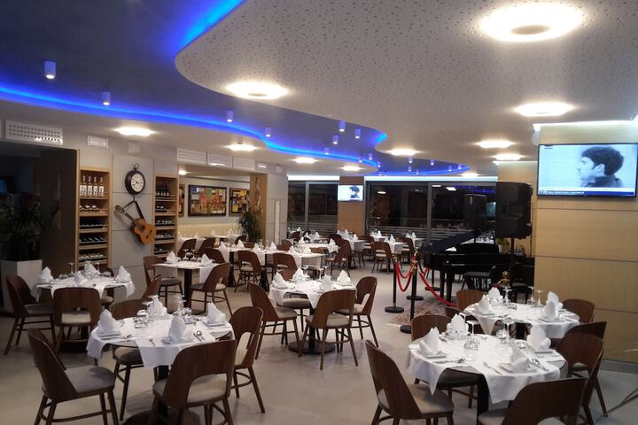 Dining 64 of 84