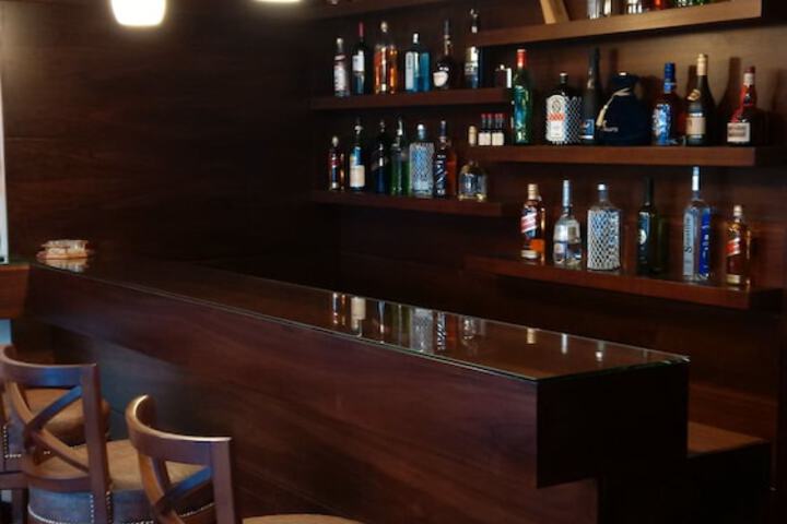 Lounge 82 of 88