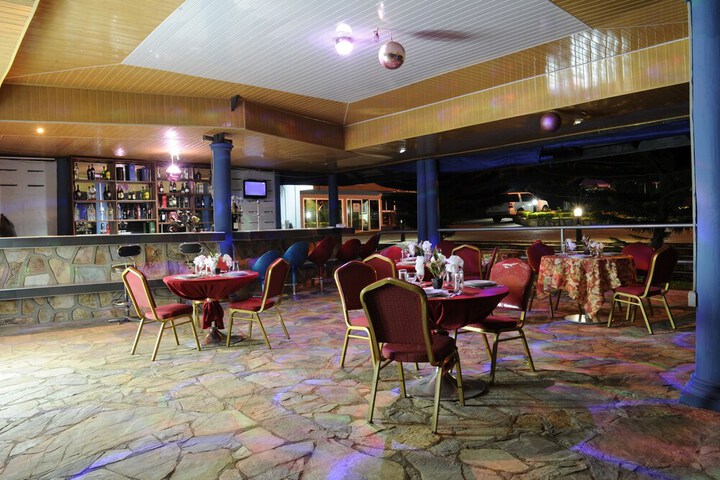Dining 47 of 67