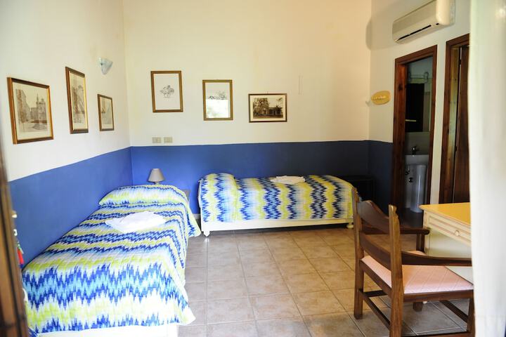 Room 11 of 52