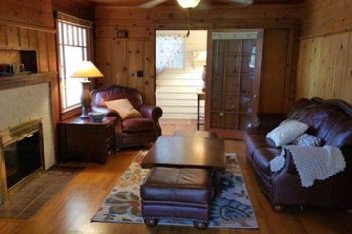 Exterior of Historic Smarthouse Charming Comfy King