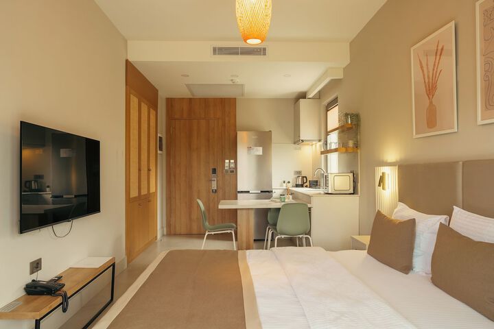 Room 17 of 43