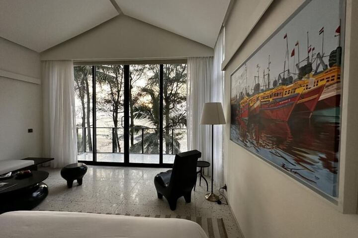 Room 12 of 49