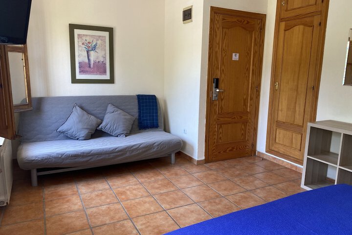 Room 14 of 103