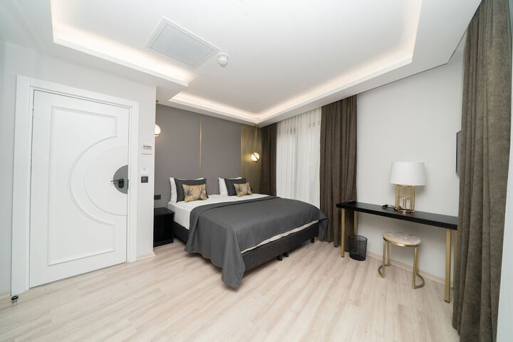 Room 8 of 38