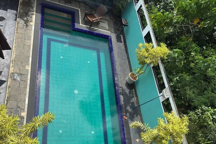 Pool 23 of 34