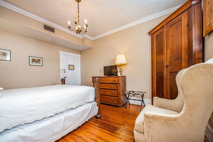 Cedar Creek Guest Room Double Bed (25 of 43)