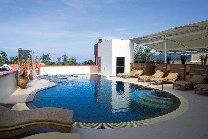Hotel with Pool