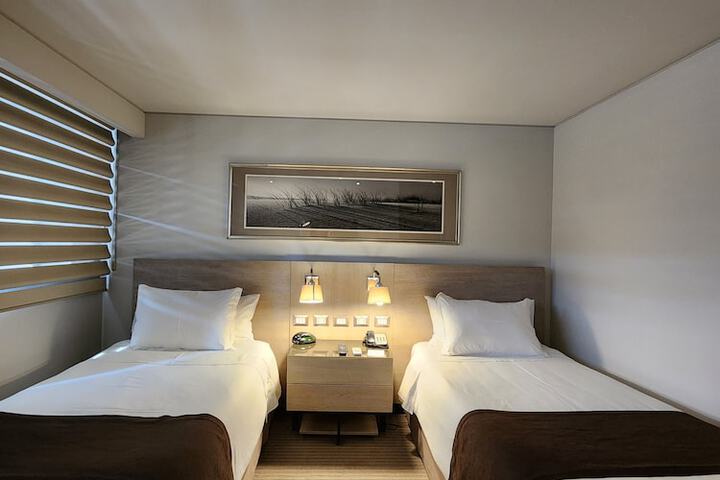 Room 13 of 105