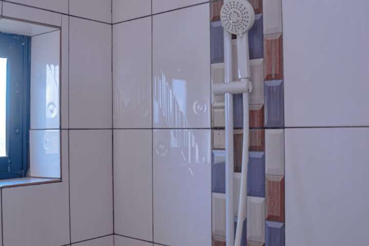 Room 45 of 122