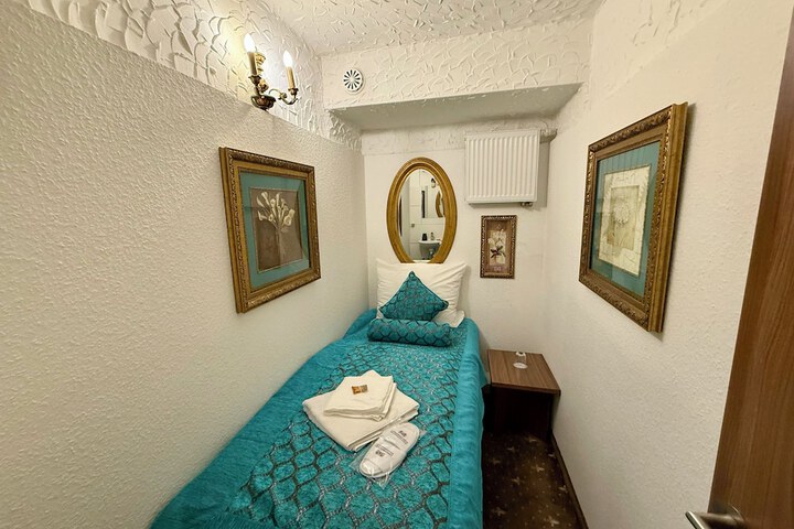 Room 14 of 107