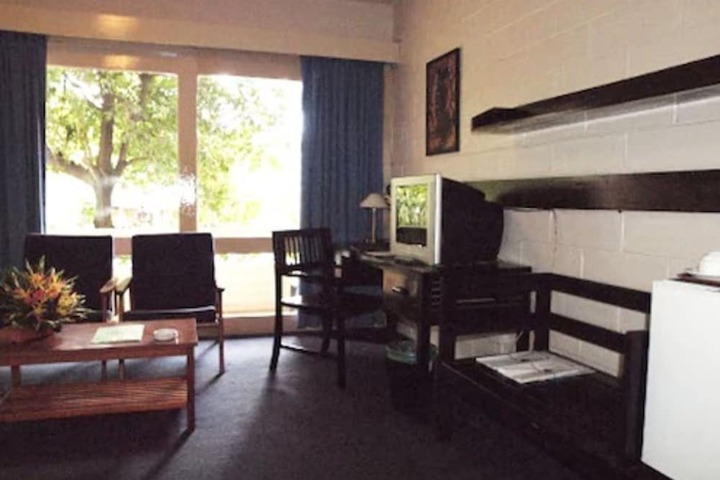 Room 10 of 31