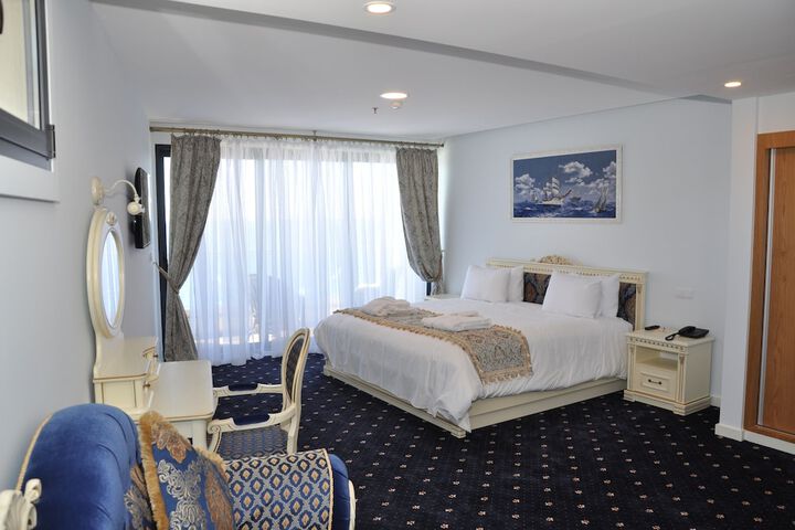 Room 15 of 38