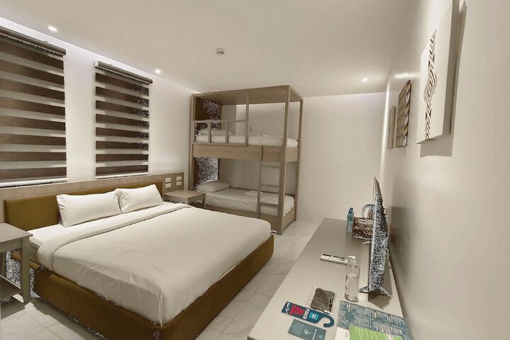 Room 7 of 72