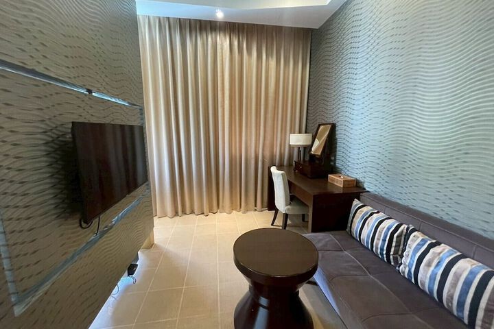 Room 19 of 64