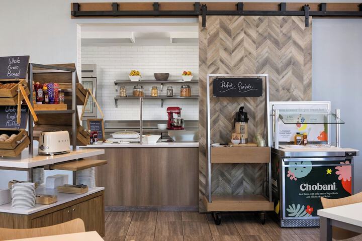 Breakfast/Coffee Service 46 of 63