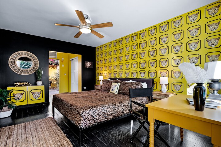 Room 6 of 34
