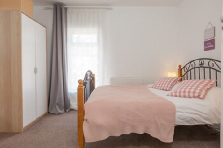 Room 13 of 35