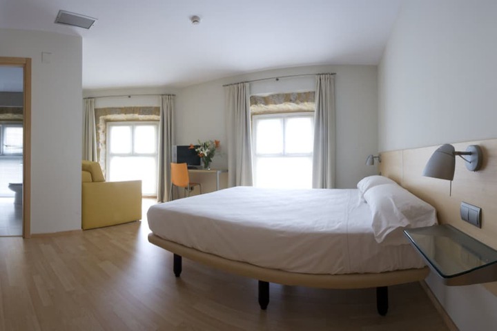Room 9 of 29