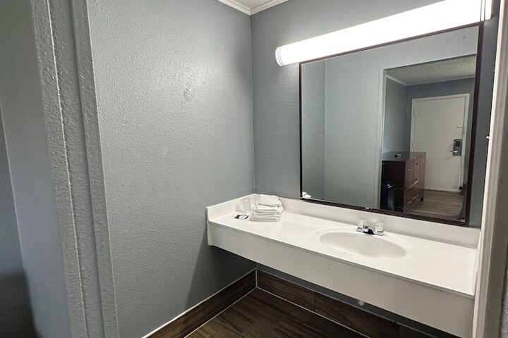 Room 14 of 18