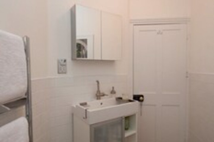 Room 3 of 21