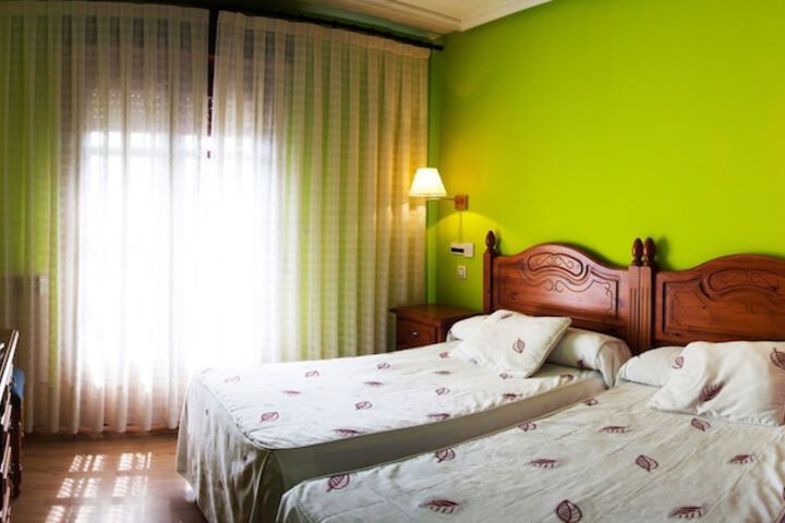 Room 4 of 34