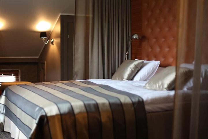 Room 6 of 48
